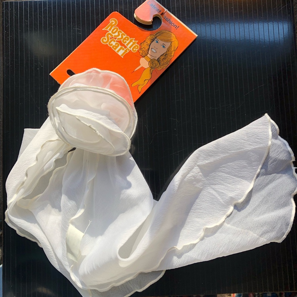 NWT Vintage Rossette Scarf Creamy White